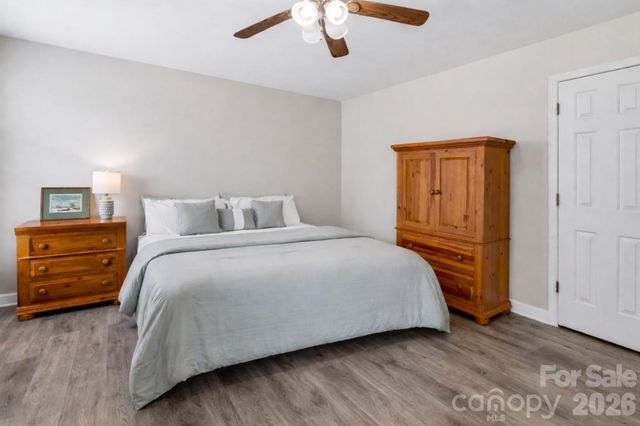 124 E Iowa Avenue, Bessemer City, NC 28016