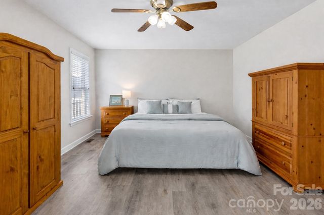 124 E Iowa Avenue, Bessemer City, NC 28016