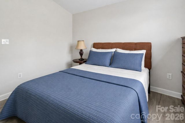 124 E Iowa Avenue, Bessemer City, NC 28016