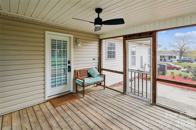 124 E Iowa Avenue, Bessemer City, NC 28016