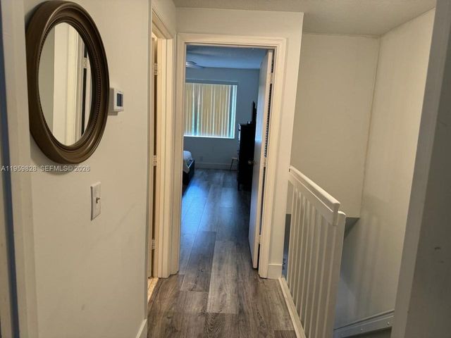 20 Key West Ct, Weston, FL 33326