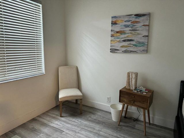 20 Key West Ct, Weston, FL 33326