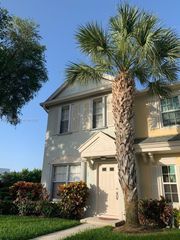 20 Key West Ct, Weston, FL 33326