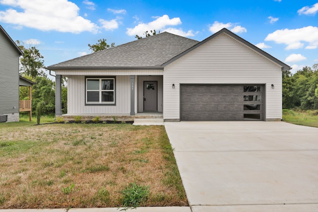 504 Herman Dr, Clarksville, TN 37042