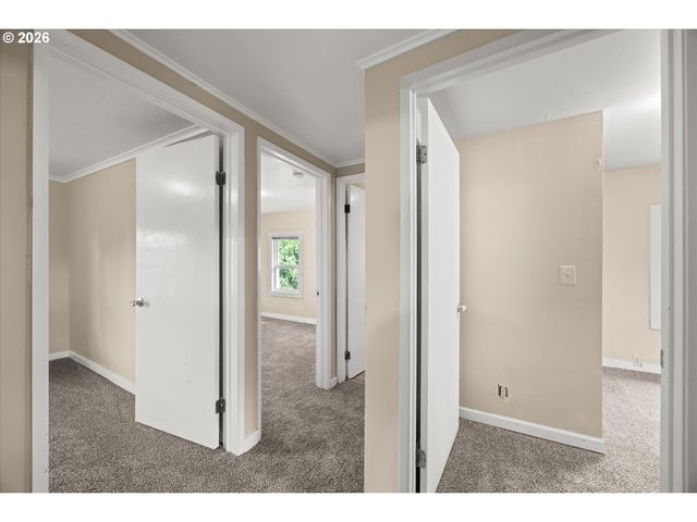 6424 Ne HASSALO St, Portland, OR 97213