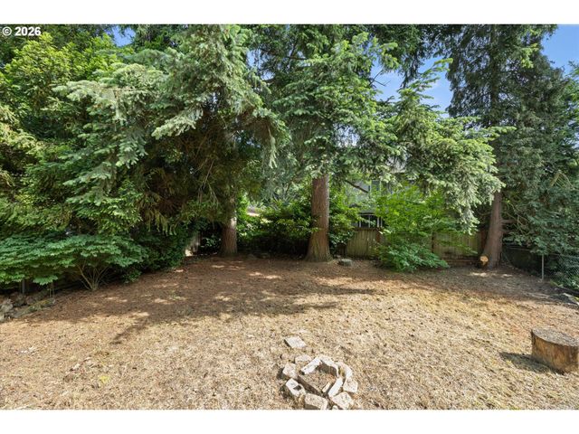 6424 Ne HASSALO St, Portland, OR 97213