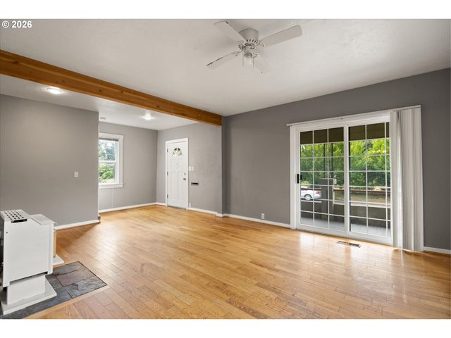 6424 Ne HASSALO St, Portland, OR 97213