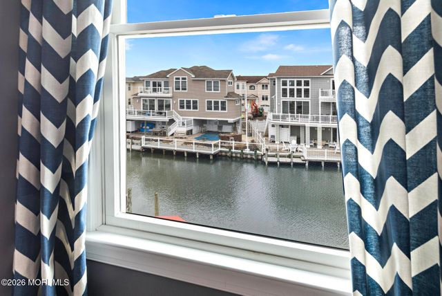 51 Barry Lane, Beach Haven West, NJ 08050