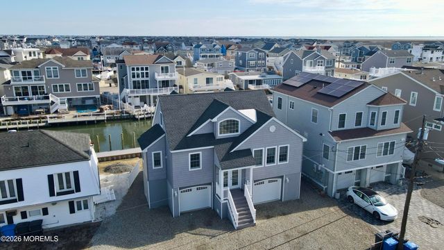 51 Barry Lane, Beach Haven West, NJ 08050