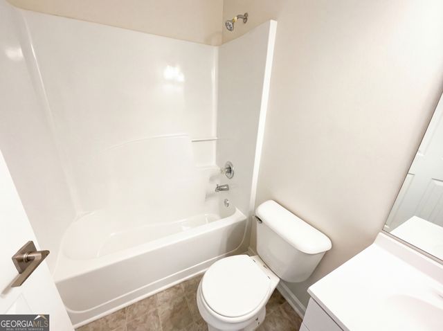 736 Tullamore Way, Hampton, GA 30228