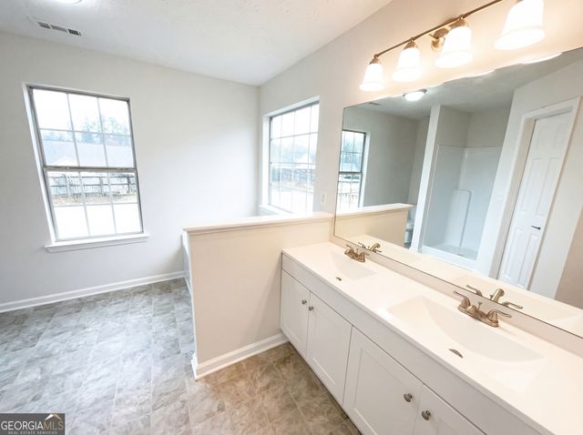 736 Tullamore Way, Hampton, GA 30228