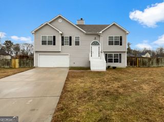 736 Tullamore Way, Hampton, GA 30228