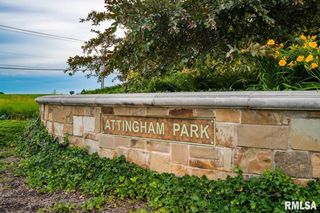 3025 W Pilgrims Way, Peoria, IL 61615