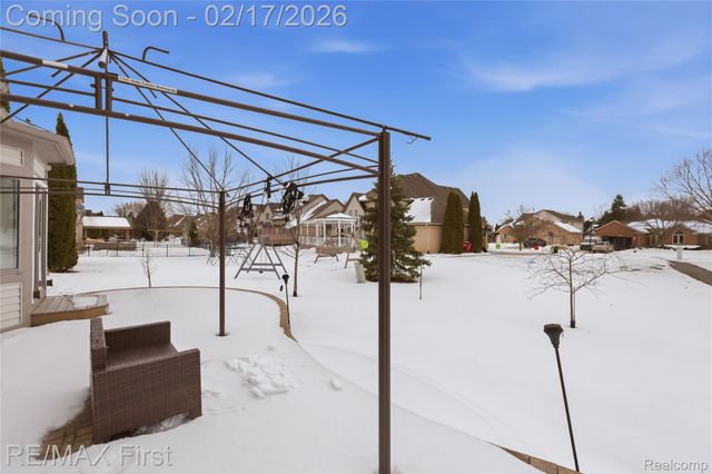 48767 Brittany Parc Drive, Macomb Township, MI 48044