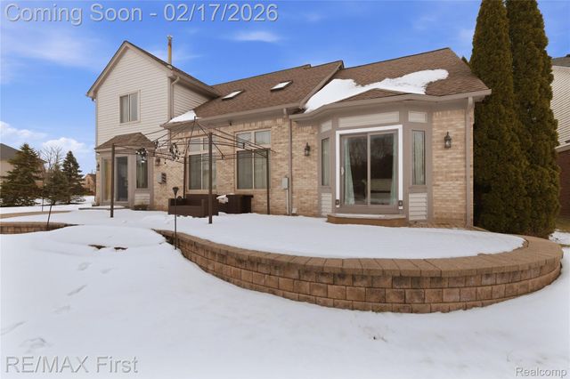 48767 Brittany Parc Drive, Macomb Township, MI 48044