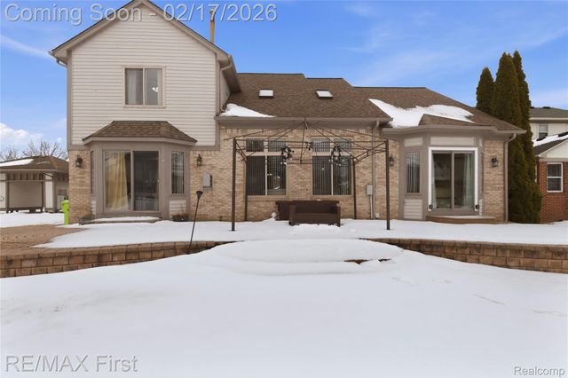 48767 Brittany Parc Drive, Macomb Township, MI 48044