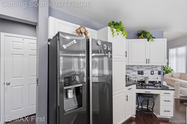 48767 Brittany Parc Drive, Macomb Township, MI 48044