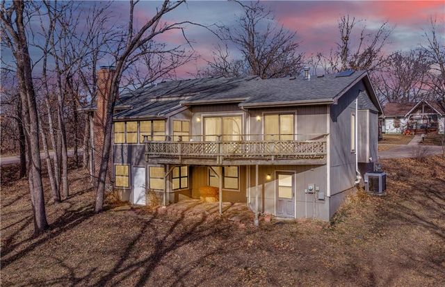 1028 Walnut Lane, Warrensburg, MO 64093