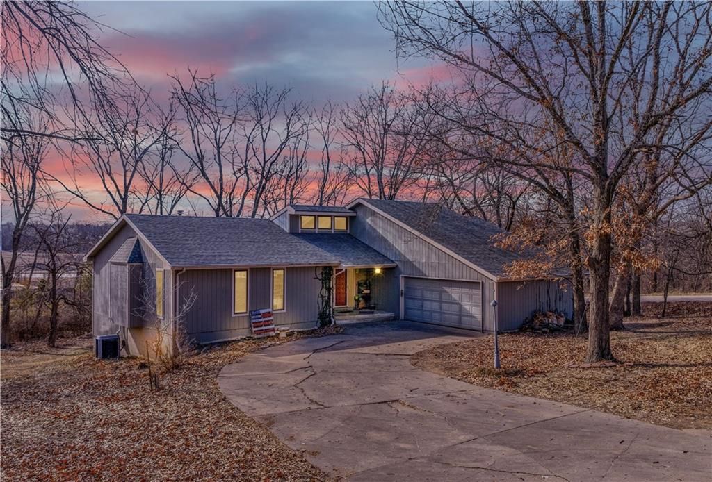 1028 Walnut Lane, Warrensburg, MO 64093