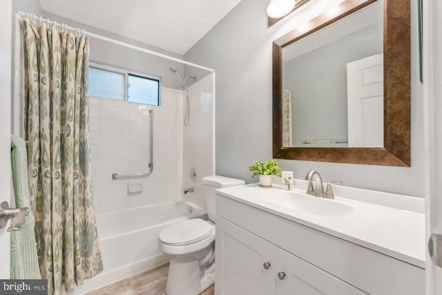 877 WESTMINSTER DR N, Southampton, NJ 08088
