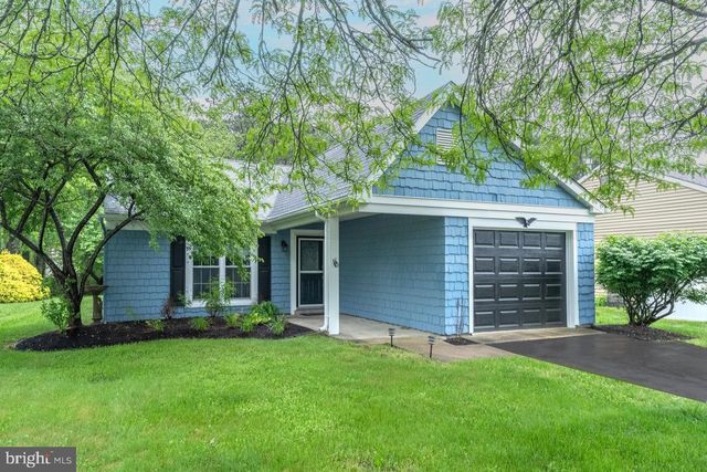 877 WESTMINSTER DR N, Southampton, NJ 08088