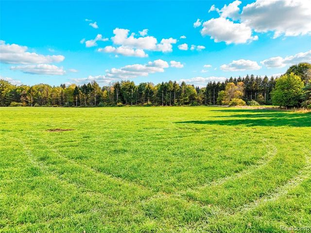 V/L Pingree Rd. Road, Howell, MI 48843