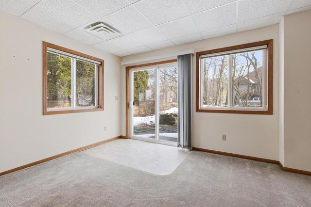 496 Glacier PASS, Slinger, WI 53086