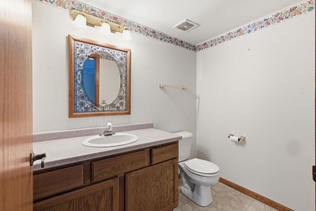 496 Glacier PASS, Slinger, WI 53086