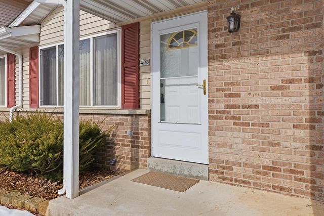 496 Glacier PASS, Slinger, WI 53086