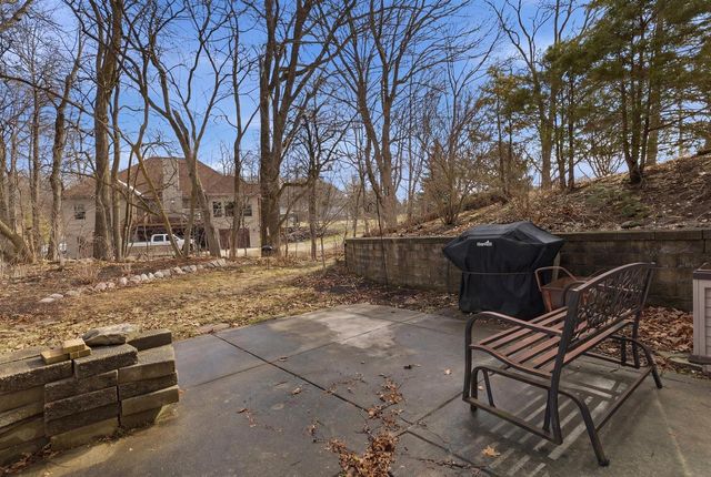 496 Glacier PASS, Slinger, WI 53086