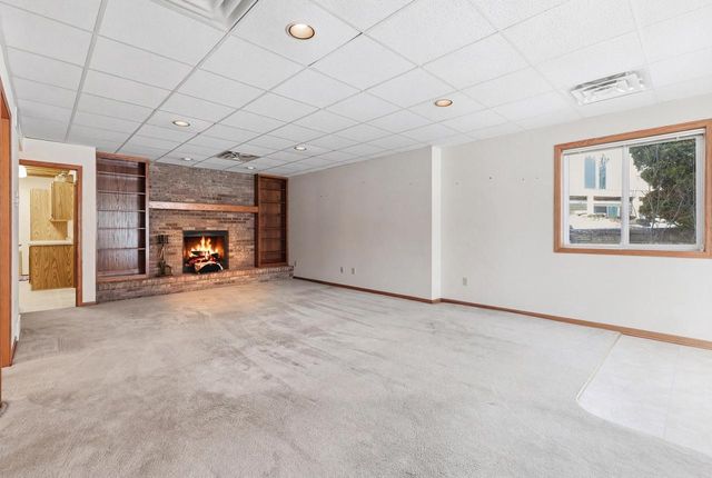 496 Glacier PASS, Slinger, WI 53086