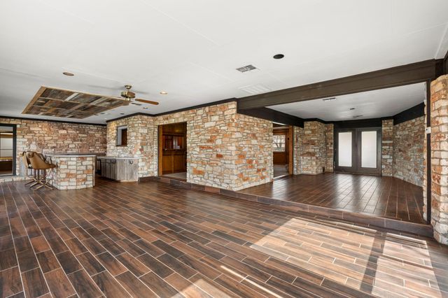 108 Augusta LN, Wimberley, TX 78676