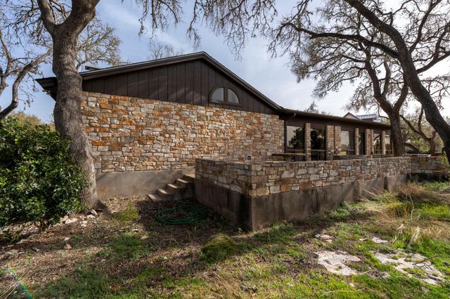108 Augusta LN, Wimberley, TX 78676