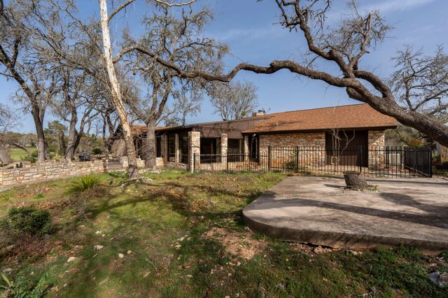 108 Augusta LN, Wimberley, TX 78676
