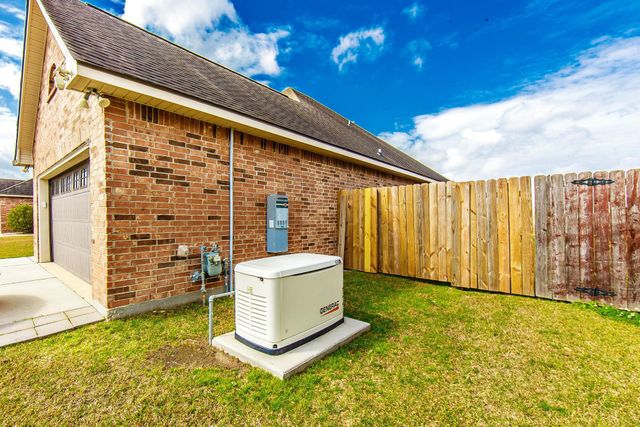 173 Laverne Dr, Thibodaux, LA 70301