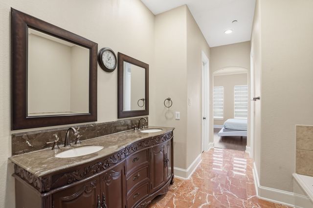 6736 Marbella 28, Irving, TX 75039