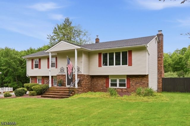 18 Reger Rd, Roxbury Twp., NJ 07876