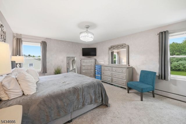 18 Reger Rd, Roxbury Twp., NJ 07876
