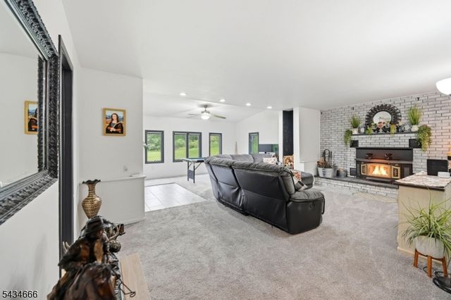 18 Reger Rd, Roxbury Twp., NJ 07876