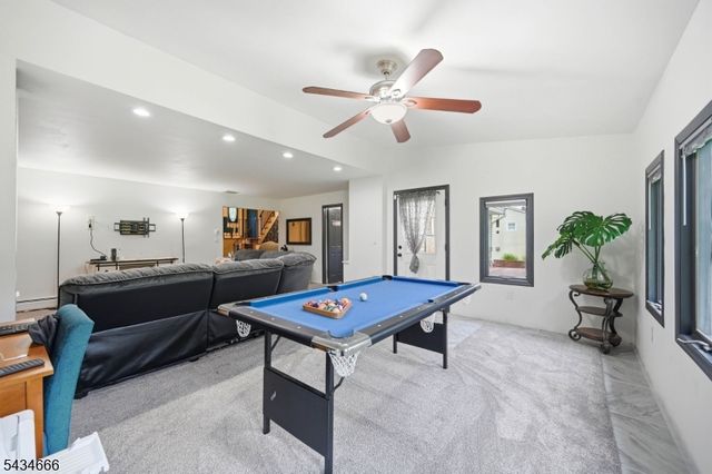 18 Reger Rd, Roxbury Twp., NJ 07876