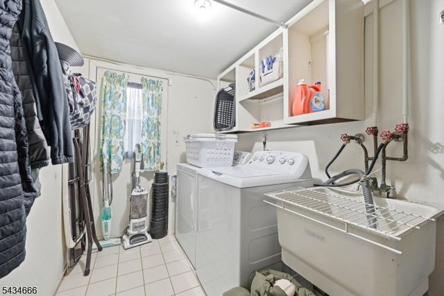 18 Reger Rd, Roxbury Twp., NJ 07876