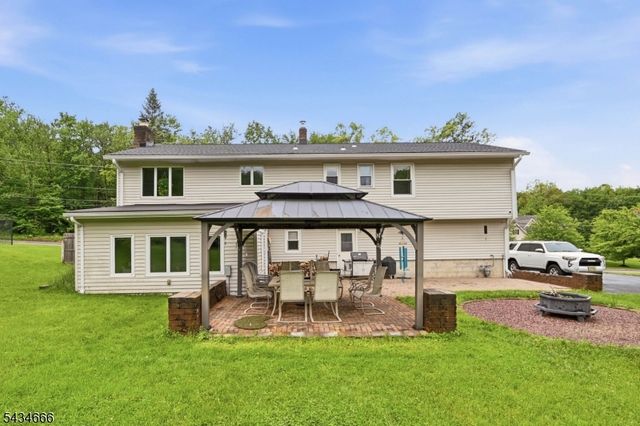 18 Reger Rd, Roxbury Twp., NJ 07876
