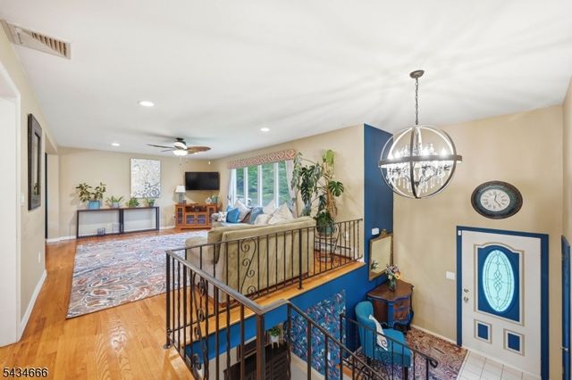 18 Reger Rd, Roxbury Twp., NJ 07876
