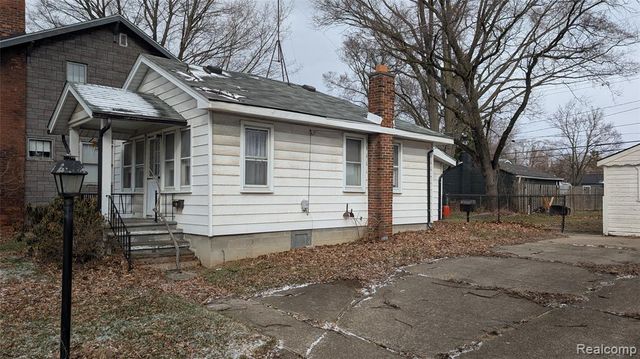 44 W Elza Avenue, Hazel Park, MI 48030