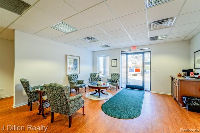 4621 & 4615 S Wayne Road, Wayne, MI 48184