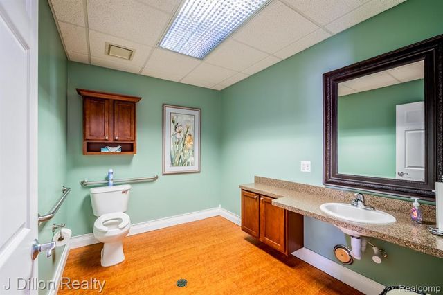 4621 & 4615 S Wayne Road, Wayne, MI 48184