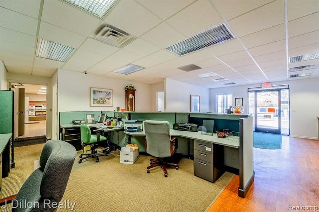 4621 & 4615 S Wayne Road, Wayne, MI 48184