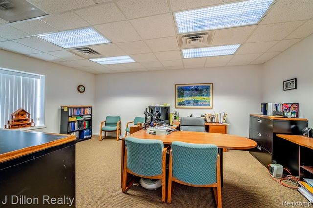 4621 & 4615 S Wayne Road, Wayne, MI 48184