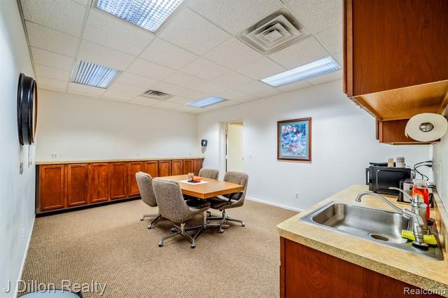 4621 & 4615 S Wayne Road, Wayne, MI 48184