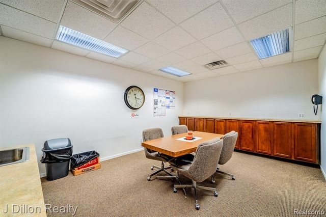 4621 & 4615 S Wayne Road, Wayne, MI 48184